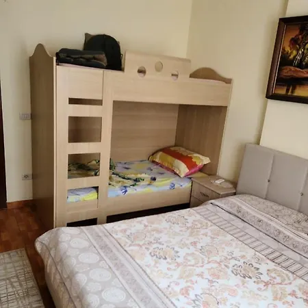 Apartmán Apartament Ervis Dervishi