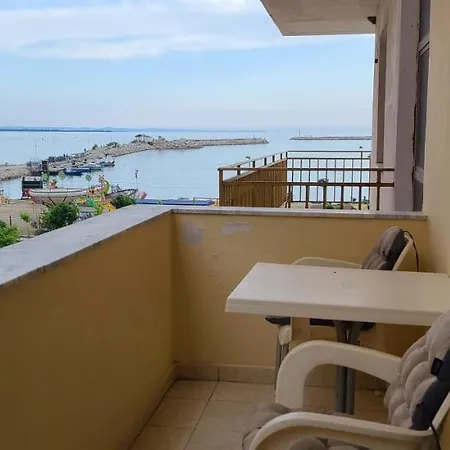 Apartmán Apartament Ervis Dervishi *